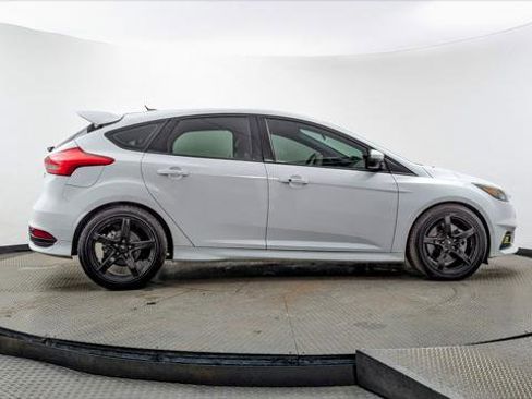 Used 2015 Ford Focus ST image 9