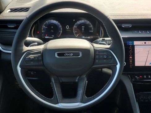 New 2026 Jeep Grand Cherokee Altitude AWD/4WD image 18