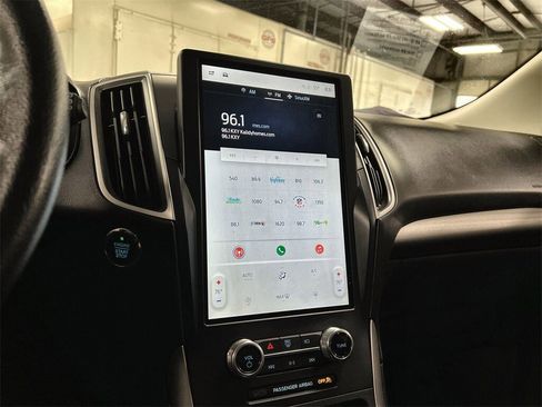 Used 2022 Ford Edge SE w/ Cargo Accessory Package image 29