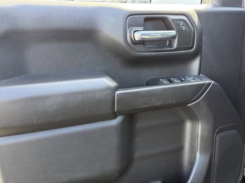 Used 2022 Chevrolet Silverado 1500 Custom image 16