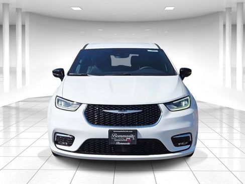 New 2026 Chrysler Pacifica Select FWD image 8