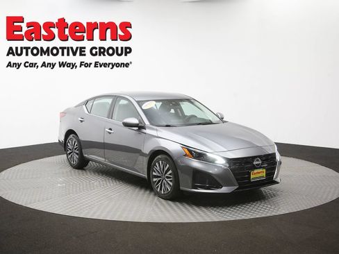 Used 2023 Nissan Altima 2.5 SV AWD/4WD image 49