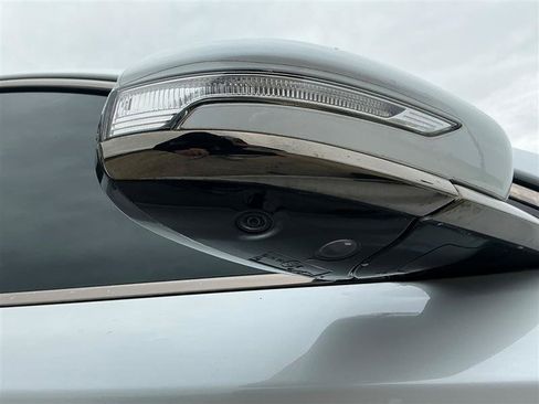 Used 2019 Genesis G70 2.0T Advanced w/ Sport Package image 17