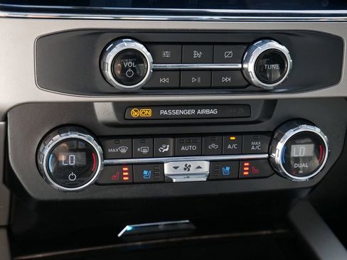 Certified 2022 Ford F250 Lariat w/ Tremor Off-Road Package AWD/4WD image 23