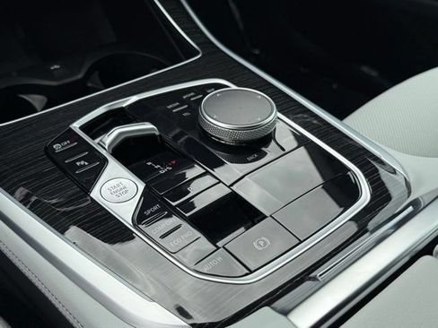 Used 2026 BMW X5 sDrive40i w/ M Sport Package RWD image 28
