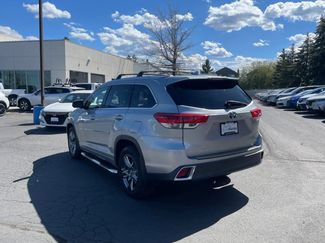 Used 2018 Toyota Highlander Limited Platinum w/ Carpet Mat Package (TMS) video 3