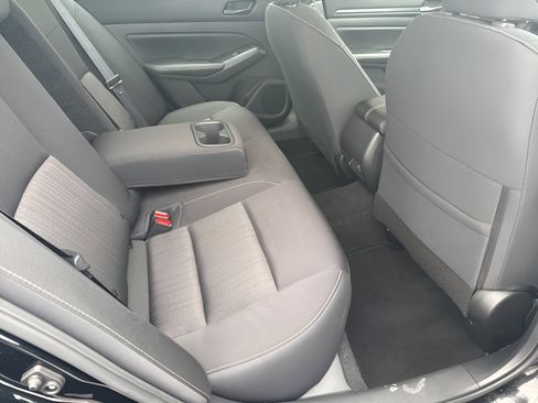 Used 2024 Nissan Altima 2.5 SV image 13