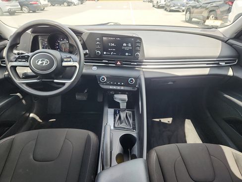 Certified 2023 Hyundai Elantra SEL FWD image 9