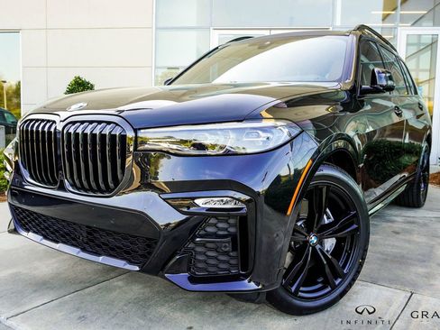 Used 2022 BMW X7 xDrive40i w/ M Sport Package image 1