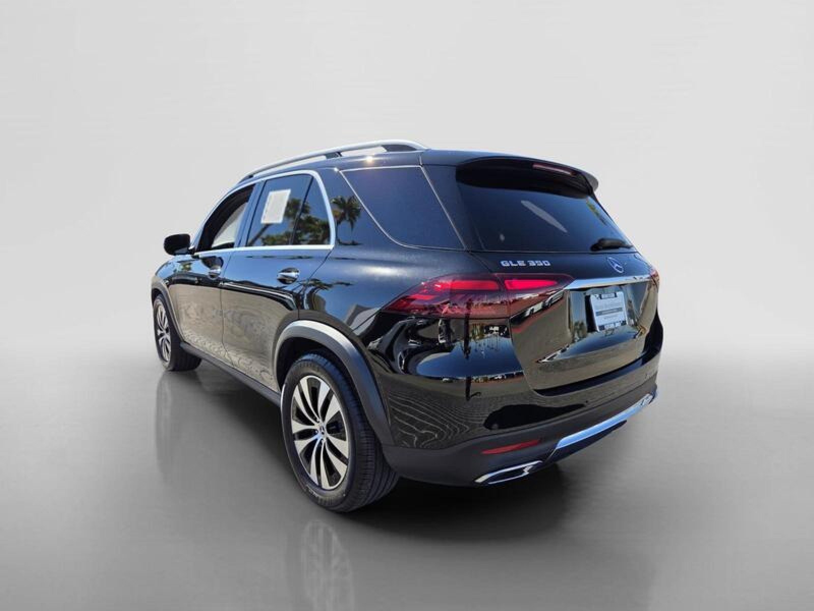 Certified 2025 Mercedes-Benz GLE 350 4MATIC image 3