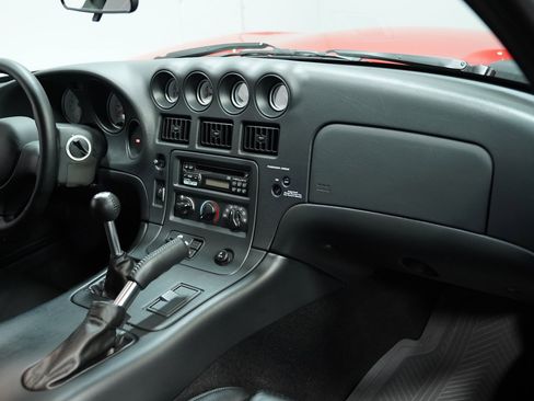 Used 2001 Dodge Viper GTS image 37