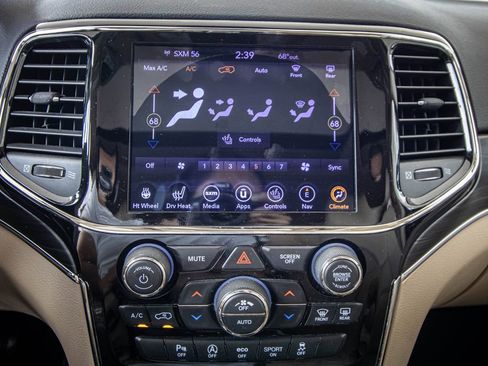 Used 2020 Jeep Grand Cherokee Limited image 43