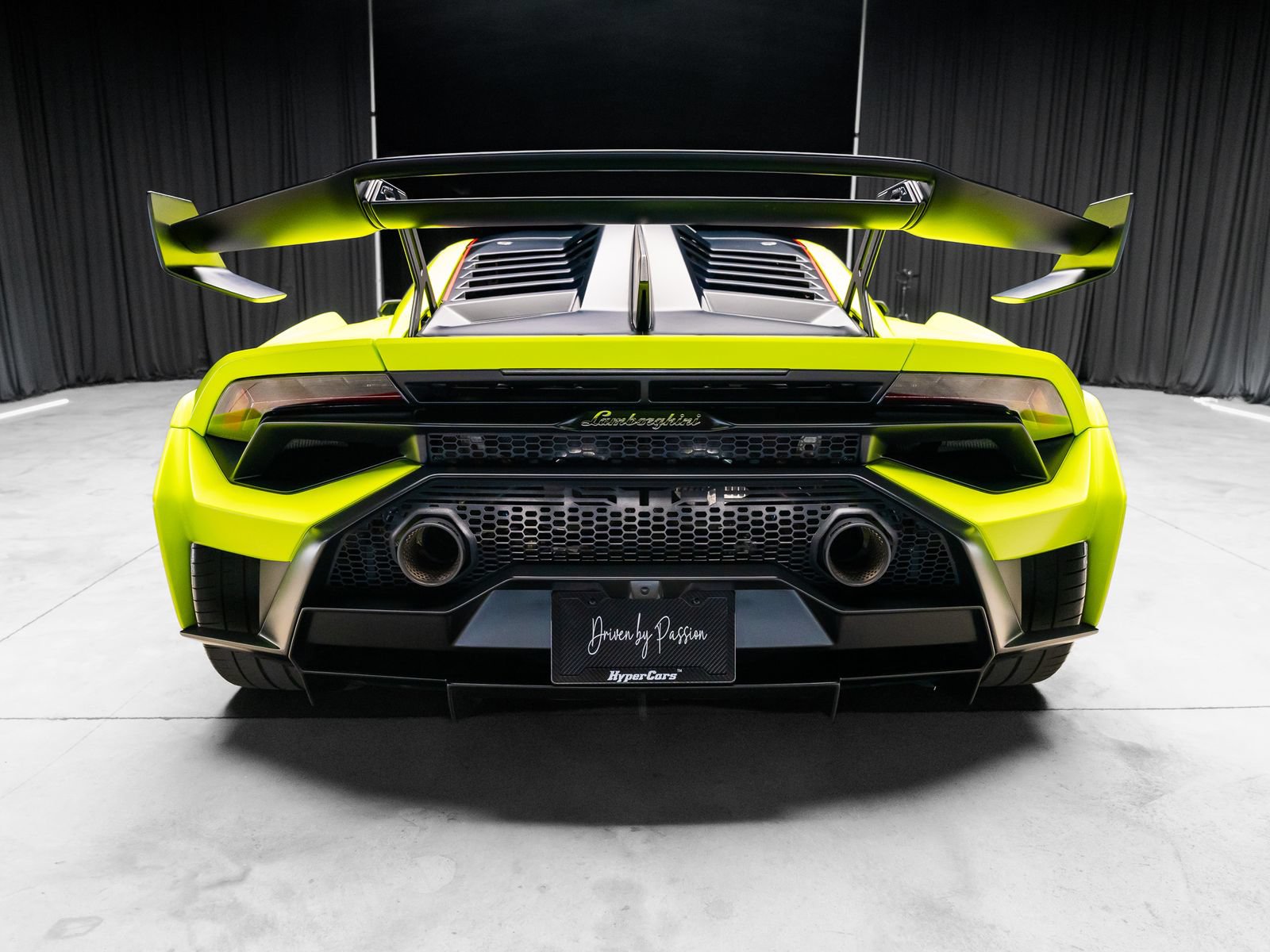 Used 2022 Lamborghini Huracan STO RWD image 43