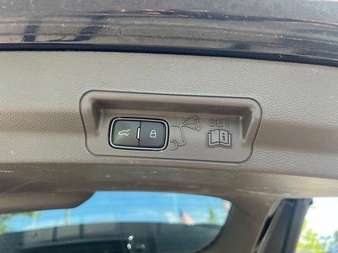Used 2023 Ford Explorer Platinum w/ Technology Package AWD/4WD image 14