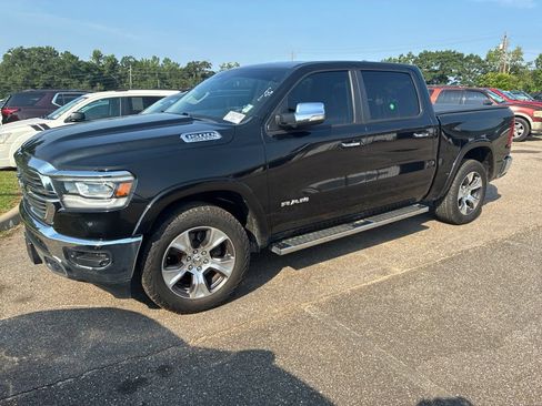 Used 2019 RAM 1500 Laramie AWD/4WD image 1