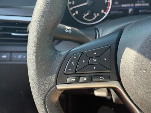 Used 2025 Nissan Altima 2.5 SV FWD image 18