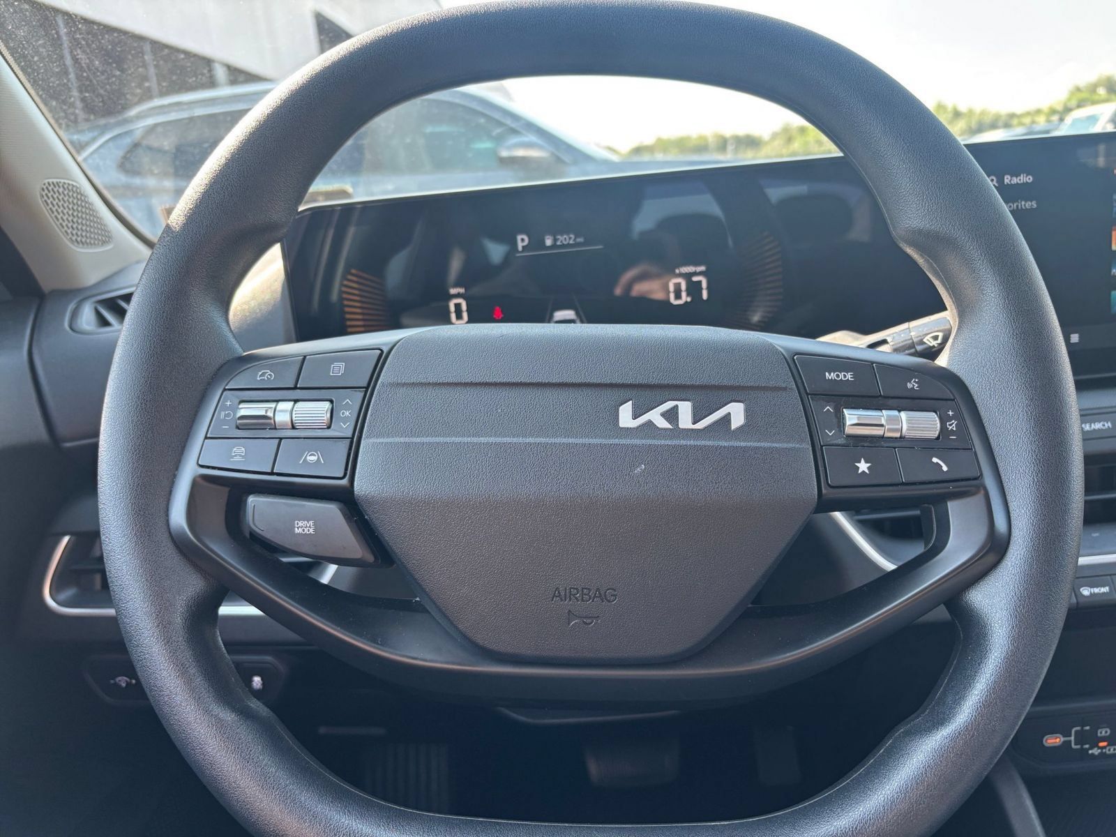Used 2025 Kia K4 FWD image 26