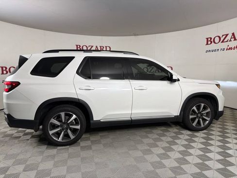 Used 2025 Honda Pilot Elite image 9