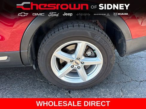 Used 2017 Ford Explorer XLT w/ Equipment Group 202A AWD/4WD image 10