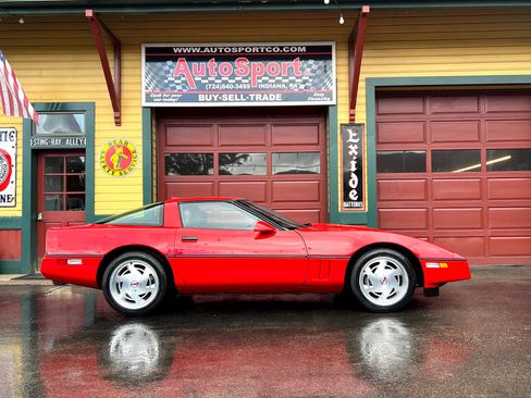 Used 1989 Chevrolet Corvette Coupe image 3