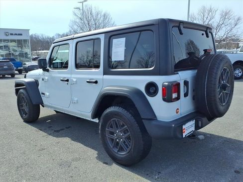 Used 2024 Jeep Wrangler Sport S image 6