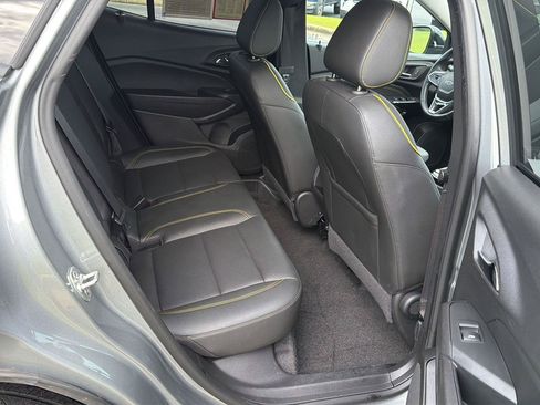 Used 2024 Chevrolet Trax ACTIV w/ Sunroof Package FWD image 12