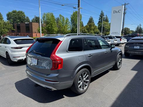 Used 2017 Volvo XC90 T6 Momentum w/ Vision Package AWD/4WD image 2