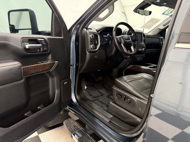 Used 2020 GMC Sierra 3500 Denali w/ Denali Ultimate Package AWD/4WD image 33