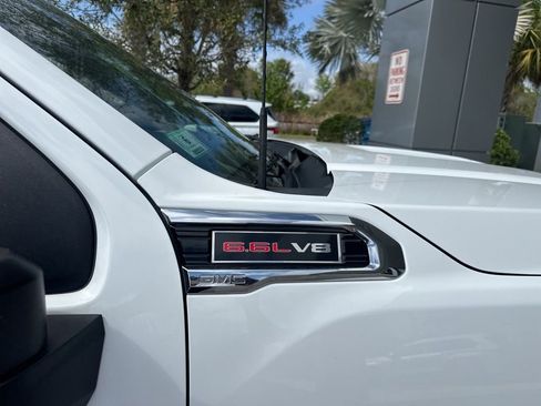 Used 2022 GMC Sierra 2500 Pro w/ Fleet Convenience Package image 12