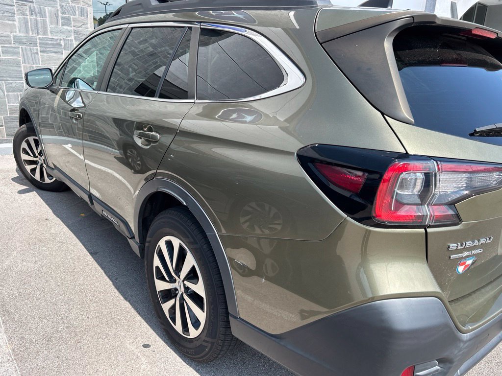 Used 2022 Subaru Outback Premium AWD/4WD image 4