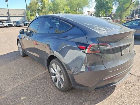 Used 2024 Tesla Model Y Long Range AWD/4WD image 14