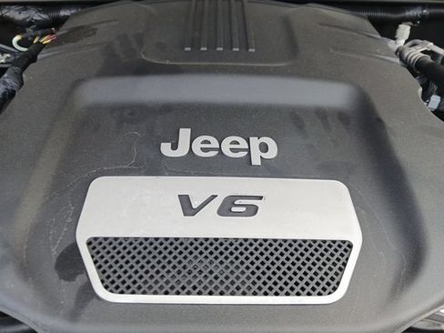 Used 2018 Jeep Wrangler Unlimited Sport S AWD/4WD image 29