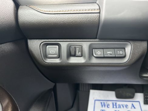 Used 2023 GMC Acadia AT4 w/ Technology Package image 15