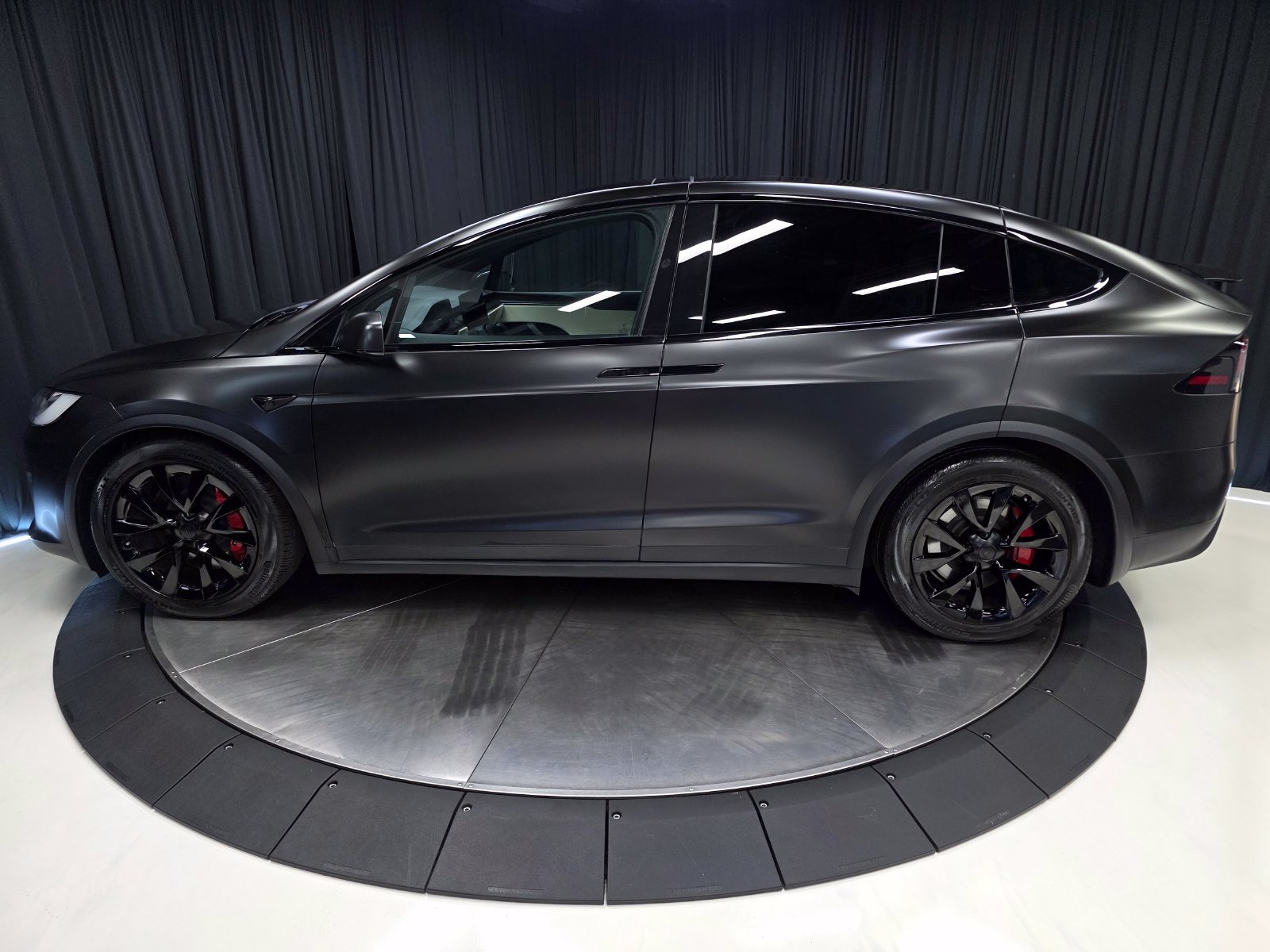 Used 2023 Tesla Model X Plaid AWD/4WD image 10
