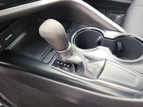 Used 2019 Toyota Camry LE image 16