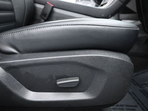 Used 2024 Ford Edge SEL image 12