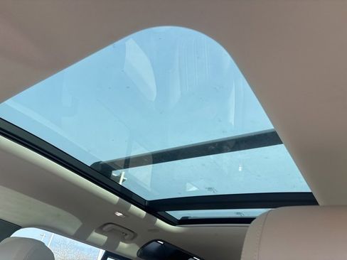 Used 2021 Land Rover Defender 110 S image 10