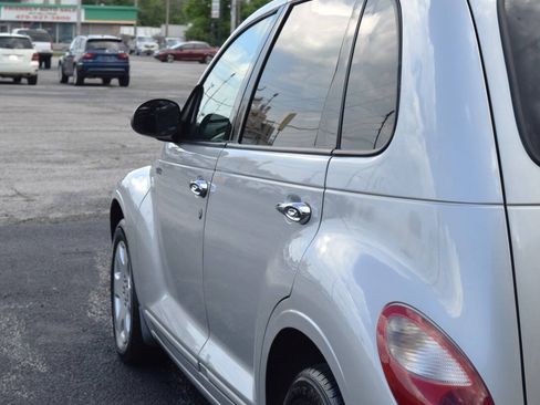 Used 2006 Chrysler PT Cruiser Touring FWD image 9