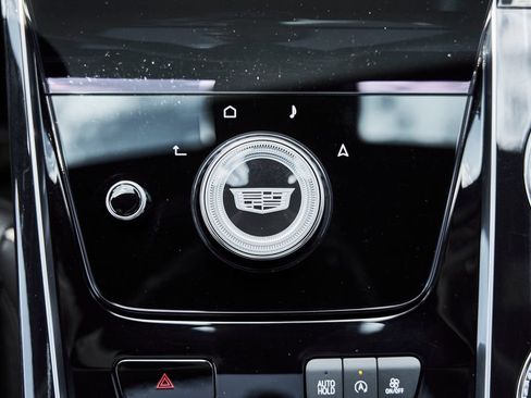 Used 2025 Cadillac Escalade ESV Sport AWD/4WD image 72
