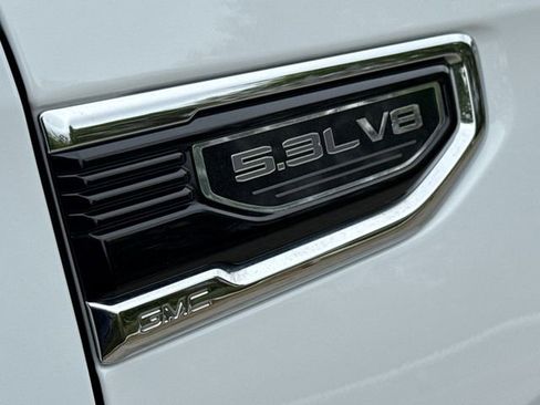 Used 2025 GMC Sierra 1500 SLT AWD/4WD image 6