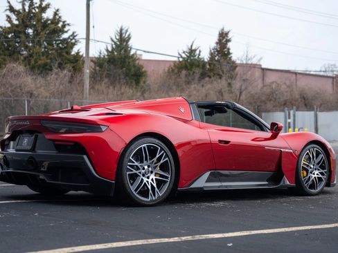 Used 2023 Maserati MC20 Spyder image 16