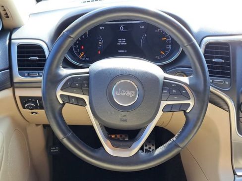 Used 2019 Jeep Grand Cherokee Laredo image 23