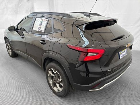 Used 2025 Chevrolet Trax LT w/ Driver Confidence Package FWD image 5