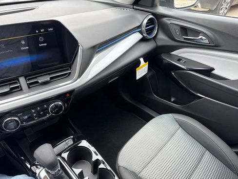New 2026 Chevrolet Trax LT w/ Driver Confidence Package FWD image 35