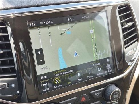 Used 2022 Jeep Grand Cherokee Laredo E AWD/4WD image 13