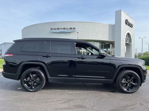 Used 2022 Jeep Grand Cherokee L Laredo image 59