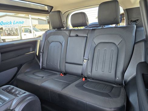 Used 2021 Land Rover Defender 90 First Edition image 9