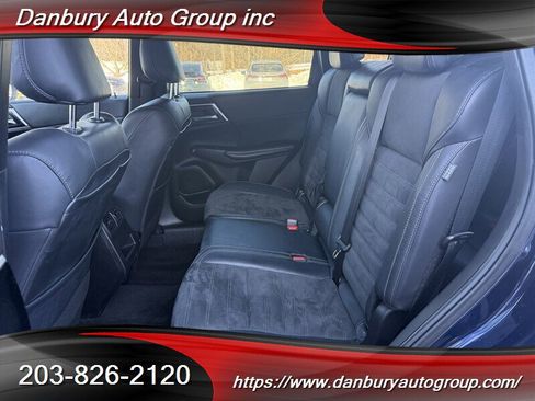 Used 2022 Mitsubishi Outlander SE image 12