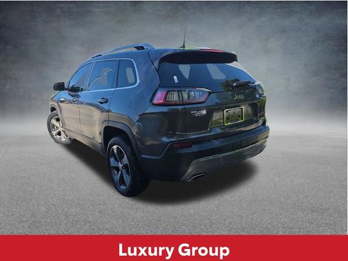Used 2019 Jeep Cherokee Limited w/ Luxury Group FWD image 6