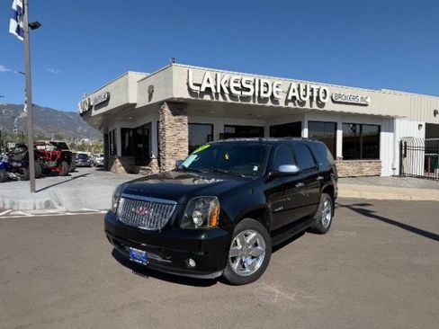 Used 2012 GMC Yukon SLT w/ SLT Chrome Package AWD/4WD image 1